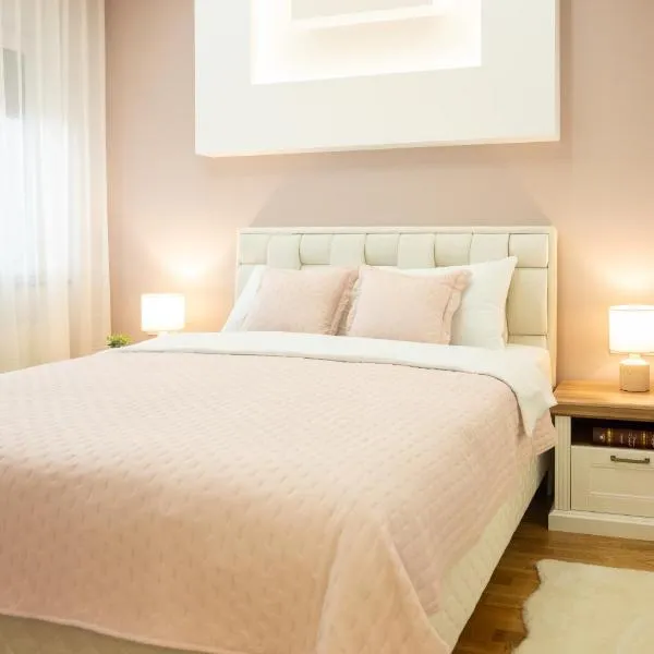 Cherry Lux Apartments，位于阿然德洛维克的酒店