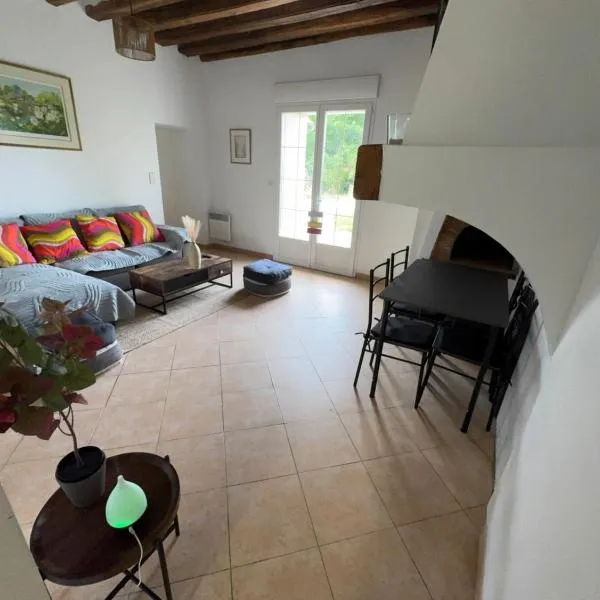 Maison campagne proche Disney au calme，位于Saint-Cyr-sur-Morin的酒店