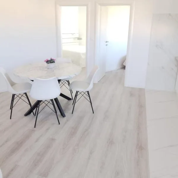 Monami- Apartman Mia，位于沃迪切的酒店