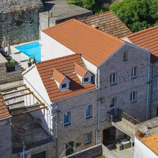 Vacation House Meri，位于布拉托的酒店