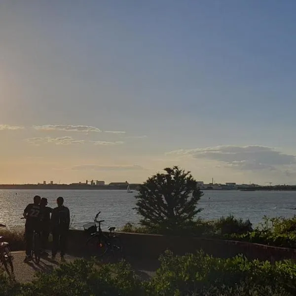 La rochelle PORT DES MINIMES，位于拉罗谢尔的酒店