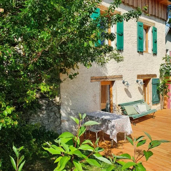 Maison indépendante au pied du Vercors - Gîte du Mas Roux，位于Château-Bernard的酒店