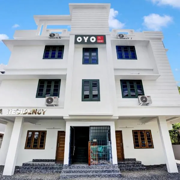 Hotel O EVA RESIDENCY，位于卡卡纳德的酒店