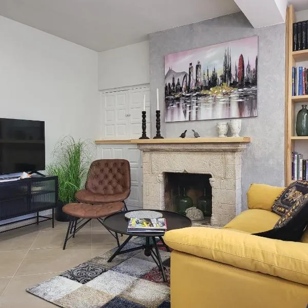 Apartaments Font del Cirerer，位于圣伊拉里奥-萨卡尔姆的酒店