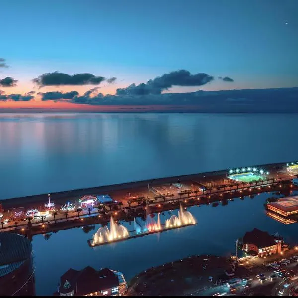 SeaView Suite With Panoramic View，位于巴统的酒店
