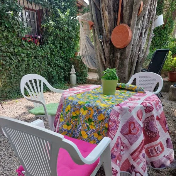 La Campagne de Lili - Chambre et Cuisine sur Terrasse privée，位于Ongles的酒店