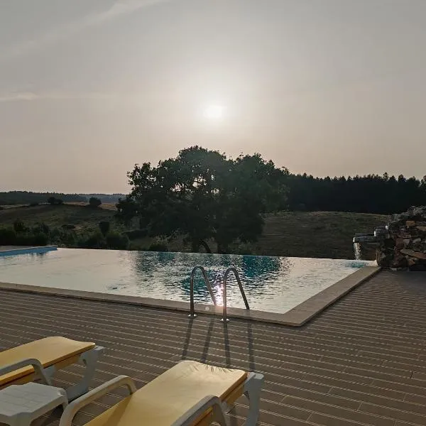 Herdade Monte Novo Do Pocinho，位于塞卡尔的酒店