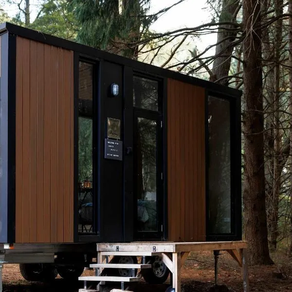 River Oasis Tiny House by Tiny Away，位于Noojee的酒店