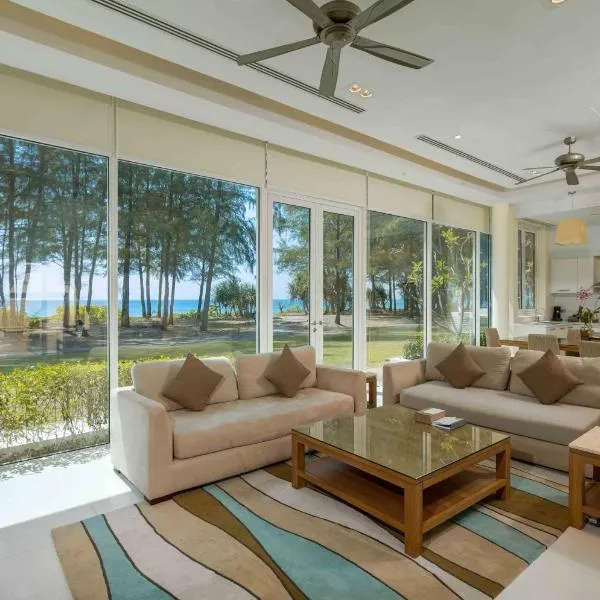 Andaman Pool Villas ,Maikhao，位于迈考海滩的酒店