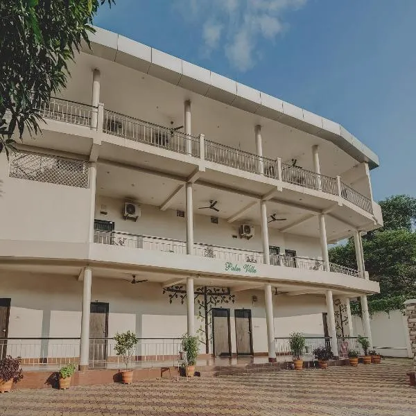 Super Capital O Gulmohar Marriage Garden，位于丹巴德的酒店