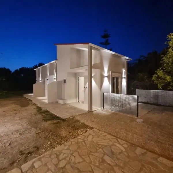 SmallHouseLefkada ΘΕΜΑ，位于雷夫卡达镇的酒店
