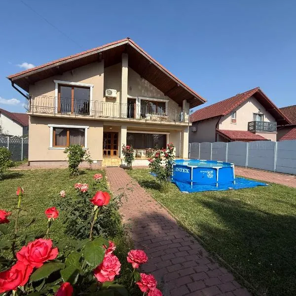 Villa cu 4 dormitoare de 3 stele Timiș, perfectă pentru familii sau grupuri，位于Utvin的酒店