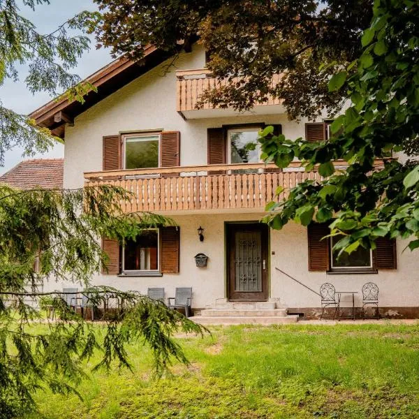 Feilchenhof，位于弗赖拉辛的酒店