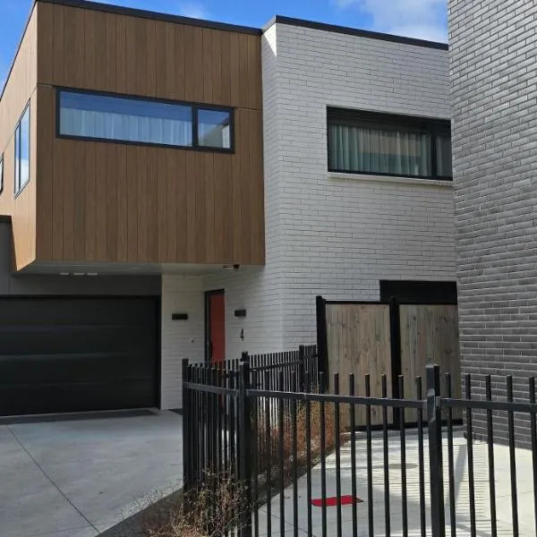 Stylish 3 bedroom home in Palmerston North，位于北帕默斯顿的酒店