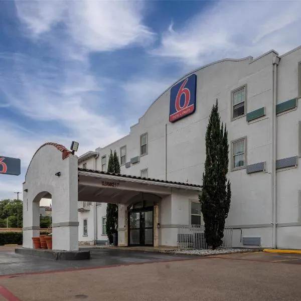 Motel 6 Dallas TX Downtown，位于达拉斯的酒店