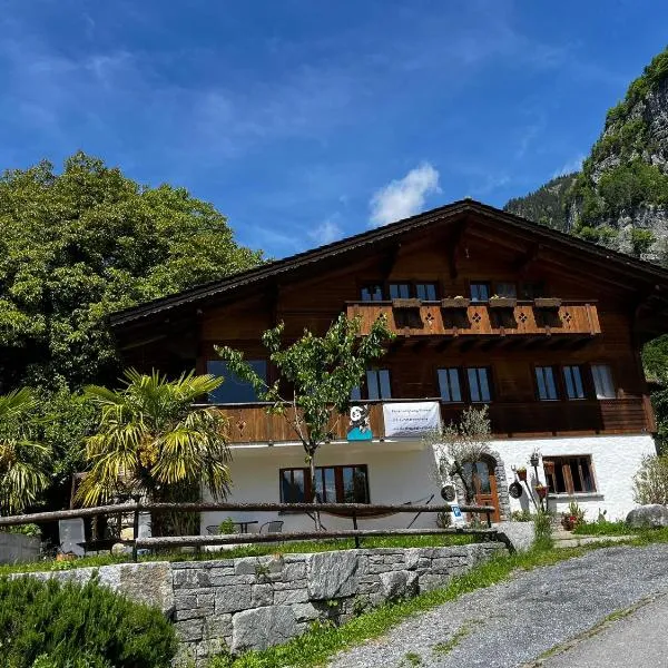 Alpine feeling & lakeside，位于Kienholz的酒店