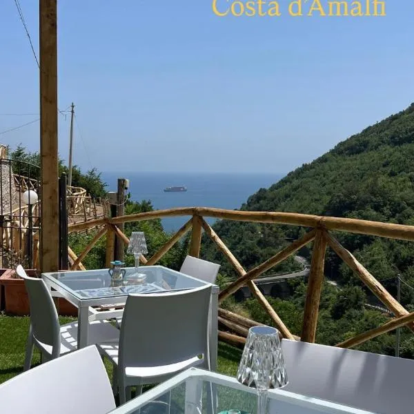 Rooms Hub Costa d'Amalfi - Vietri sul Mare，位于维耶特里的酒店