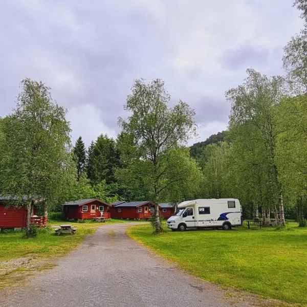Romsdalseggen Camping，位于Isfjorden的酒店