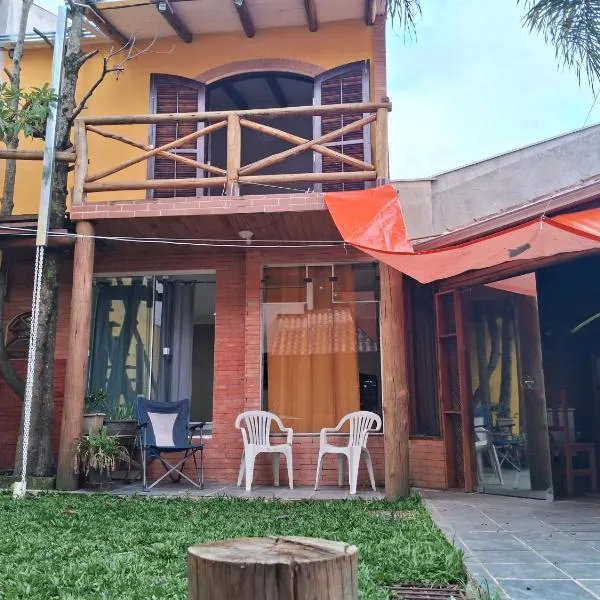 Pineville House，位于Pinhais的酒店