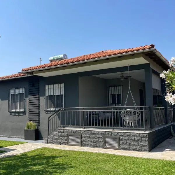 Sozopoli Hawaii Beach House，位于索佐波尔的酒店