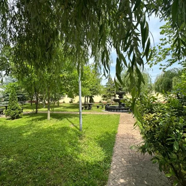 Complex Trans Bitum，位于Ip的酒店