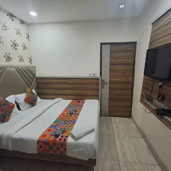 Capital Of Delhi Darshan Hotel - Family Hotel -Near New Delhi Railway Station，位于新德里的酒店
