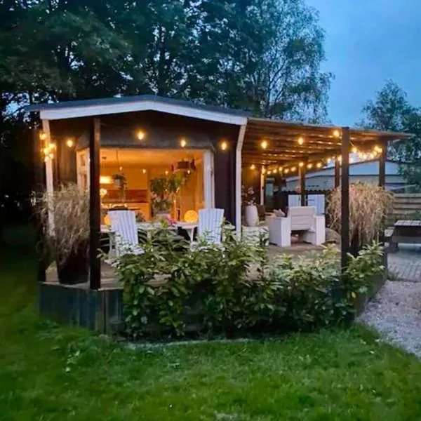 ChaletPool, nabij het Leekstermeer，位于Matsloot的酒店