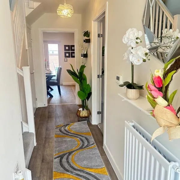 Luxury four bedroom house，位于伍尔弗汉普顿的酒店