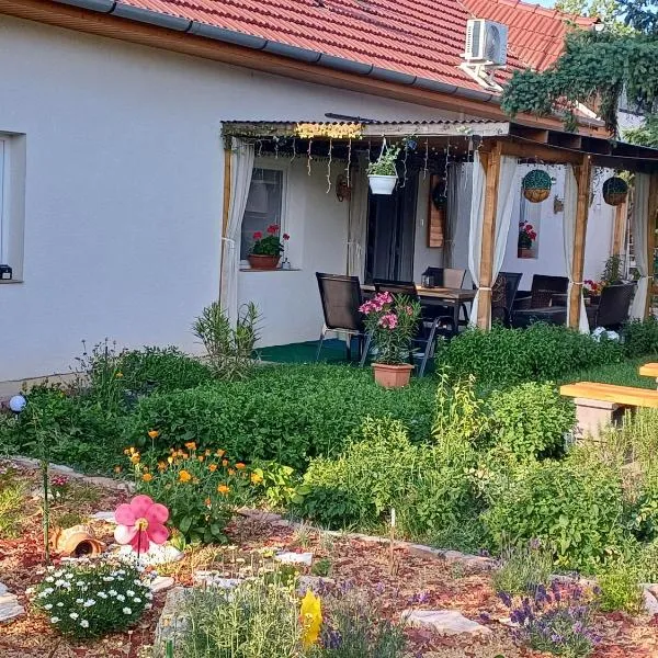 Százszorszép Vendégház，位于琼格拉德的酒店