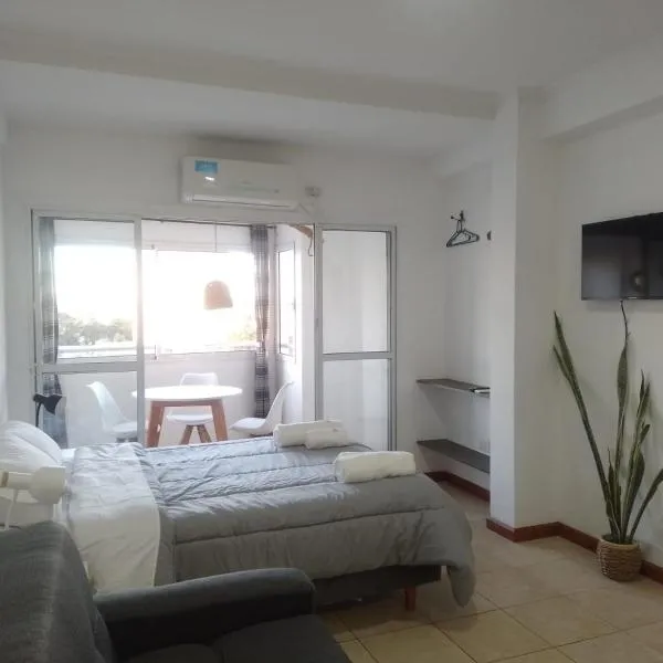 Monoambiente en Resistencia，位于雷西斯膝西亚的酒店