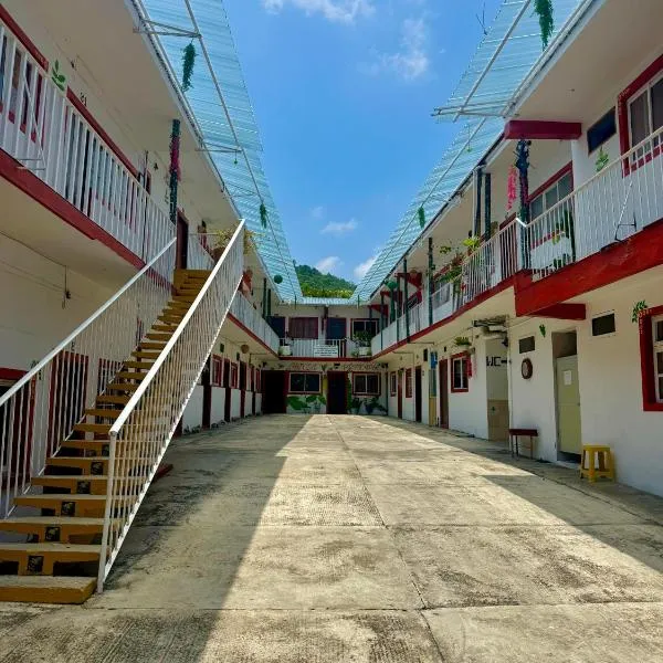 Hotel Principal，位于科阿特佩克的酒店