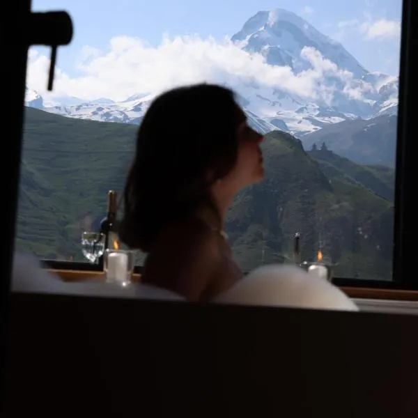 Kera Cottages Kazbegi，位于卡兹贝吉的酒店