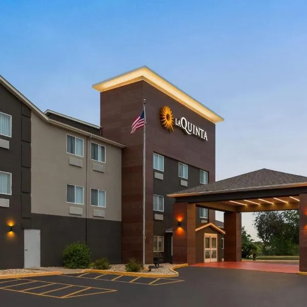La Quinta Inn & Suites by Wyndham Peru Starved Rock St Park，位于秘鲁的酒店