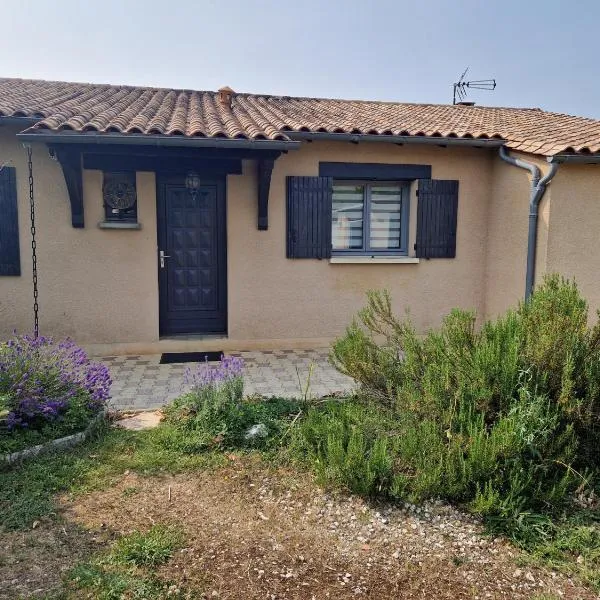 Maison dans le Périgord vert，位于Saint-Martial-de-Valette的酒店