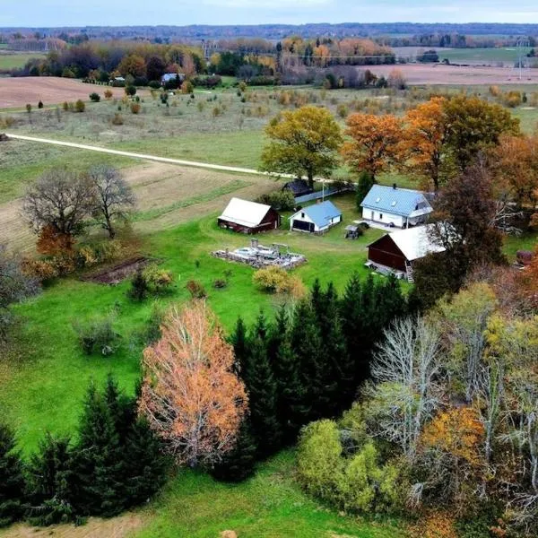 Cozy, private country home with a garden and sauna，位于Põru的酒店
