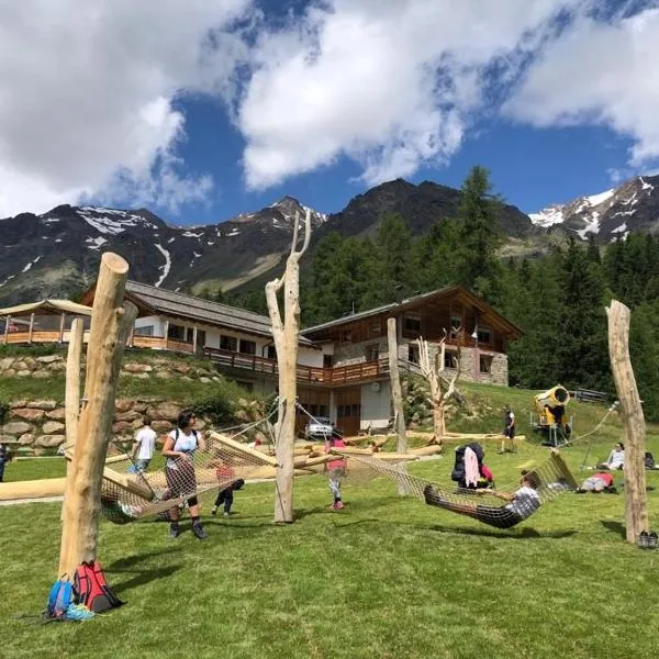 Rifugio Lo Scoiattolo，位于佩伊奥的酒店