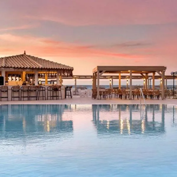Zeus Hotels Neptuno Beach，位于阿默达拉-伊拉克利翁的酒店