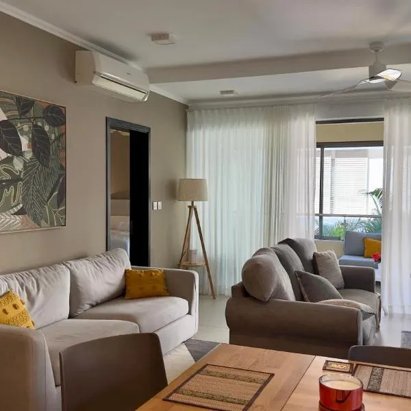 NEW Beachfront 3-bedrooms Apartment in Tamarin, Ocean Legend，位于塔马兰的酒店