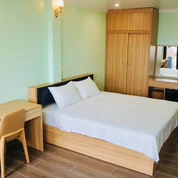 Jademay Airport Hotel，位于Sóc Sơn的酒店