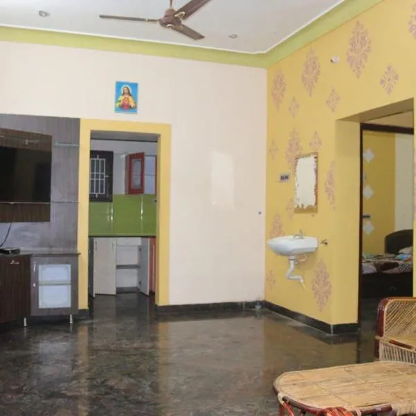 Royal Peters Holiday Homes, Main Falls, Coutralam，位于库塔兰的酒店