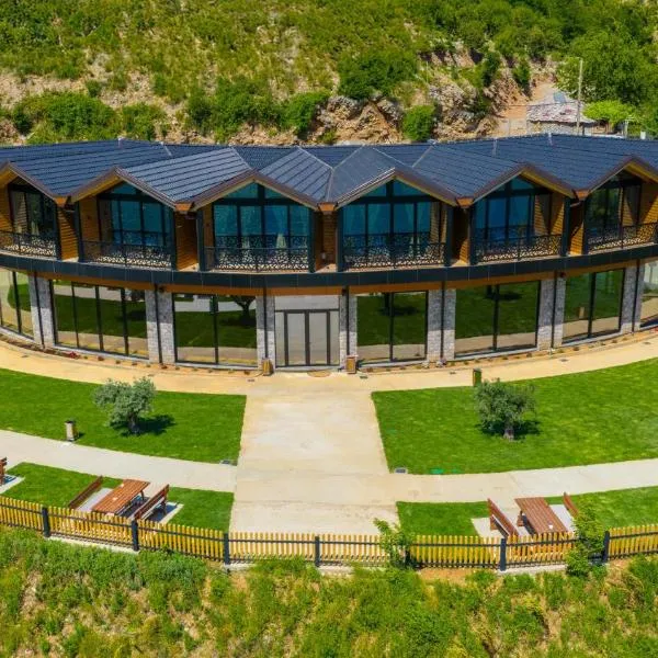 Hotel 5 Stinet，位于Koman的酒店