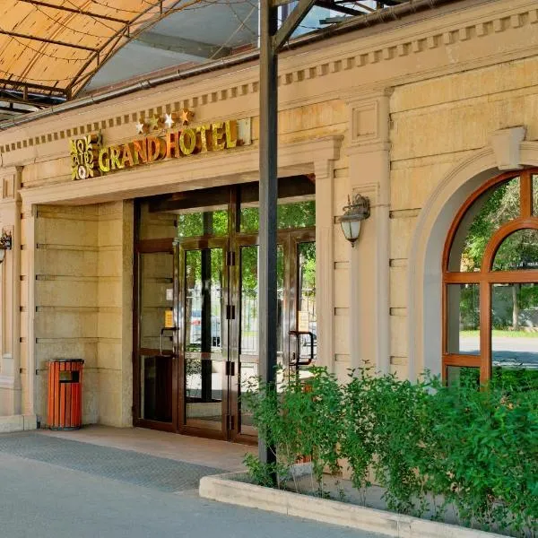 ATB Grand Hotel，位于阿特劳的酒店