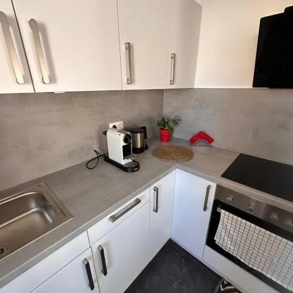 Ferienwohnung Zeciri，位于格罗尔斯泰因的酒店