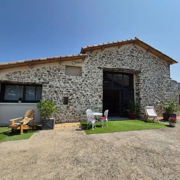 Chambres d'hôtes LA GRANGE DU PA de LA GROLLE，位于Rocheservière的酒店