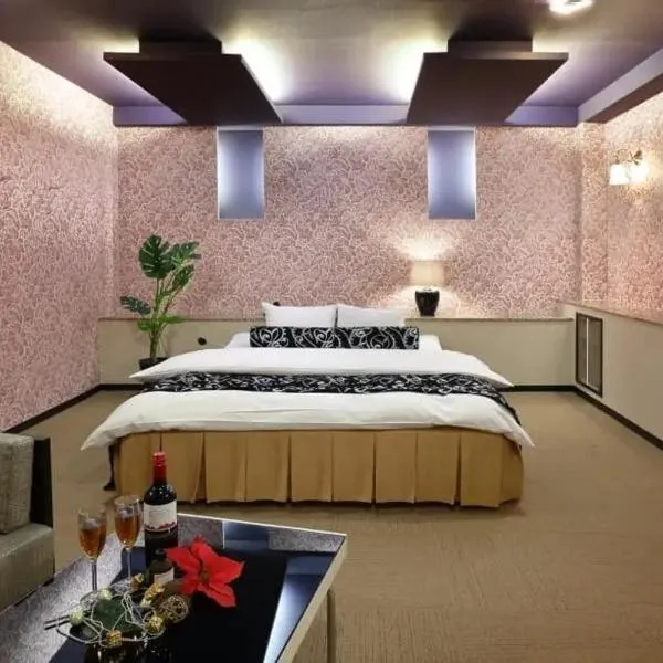 HOTEL the ROOMS - Couple's Hotel，位于别府的酒店