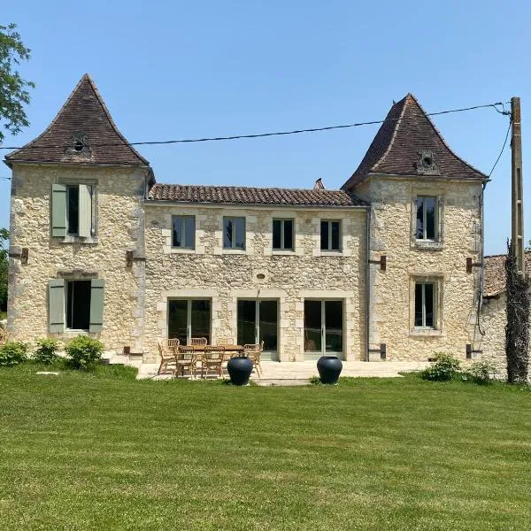 Manoir des 2 Sources，位于莫内斯捷的酒店