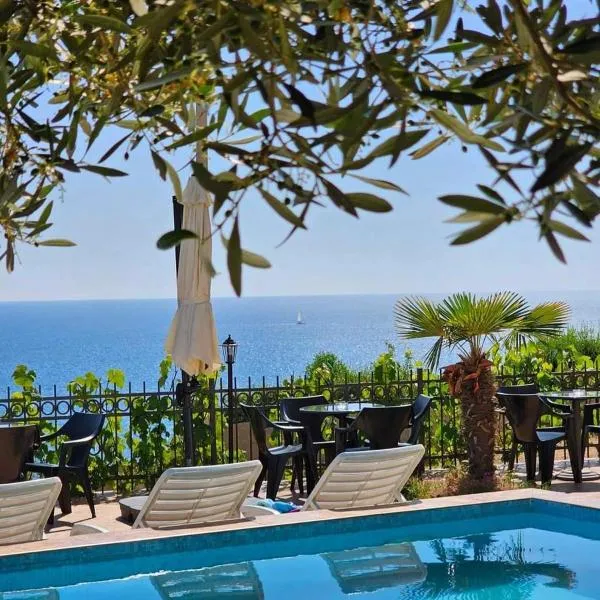 Open Sky Montenegro，位于尤塔哈的酒店