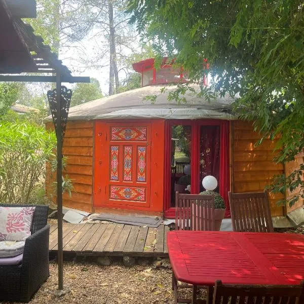 拉尔巴托斯住宿加早餐旅馆，位于法扬斯的酒店