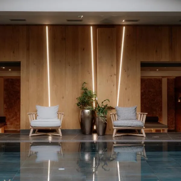 Hotel Auerhahn，位于施卢赫湖的酒店