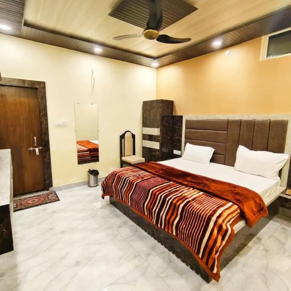 Hotel virat inn，位于瓜廖尔的酒店